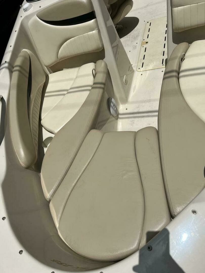 2005 Glastron GX235 - Image 8