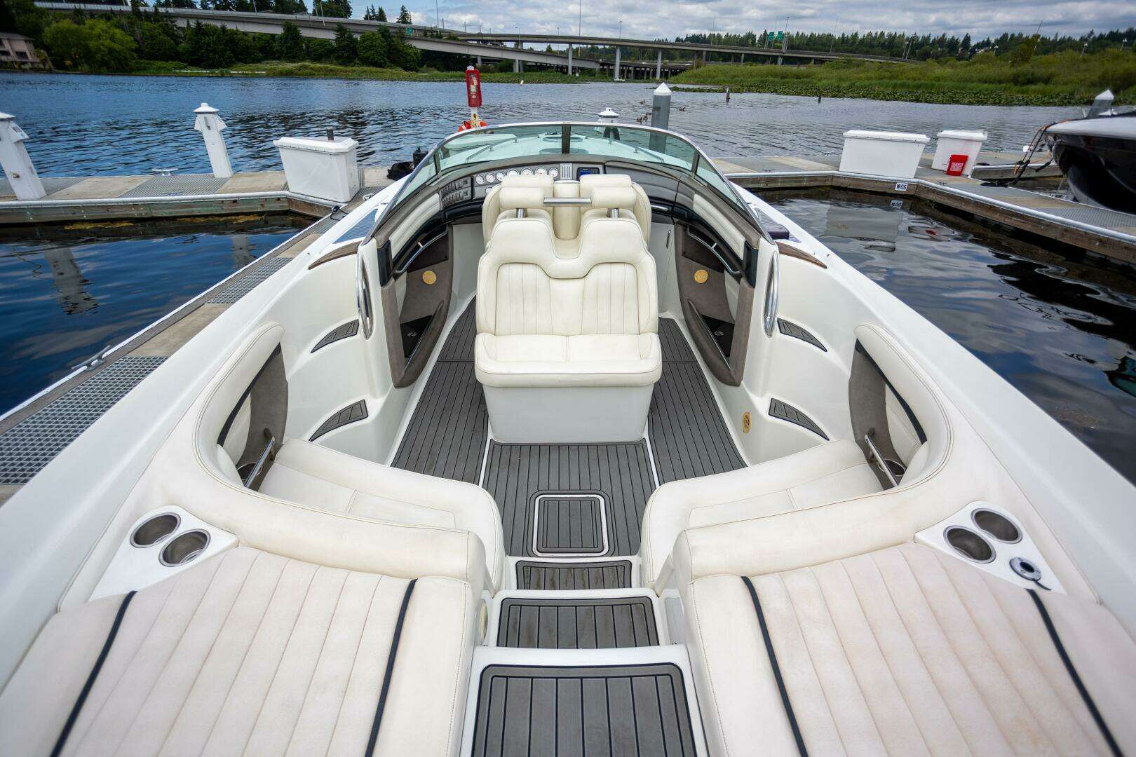 2005 Cobalt 343 - Image 3