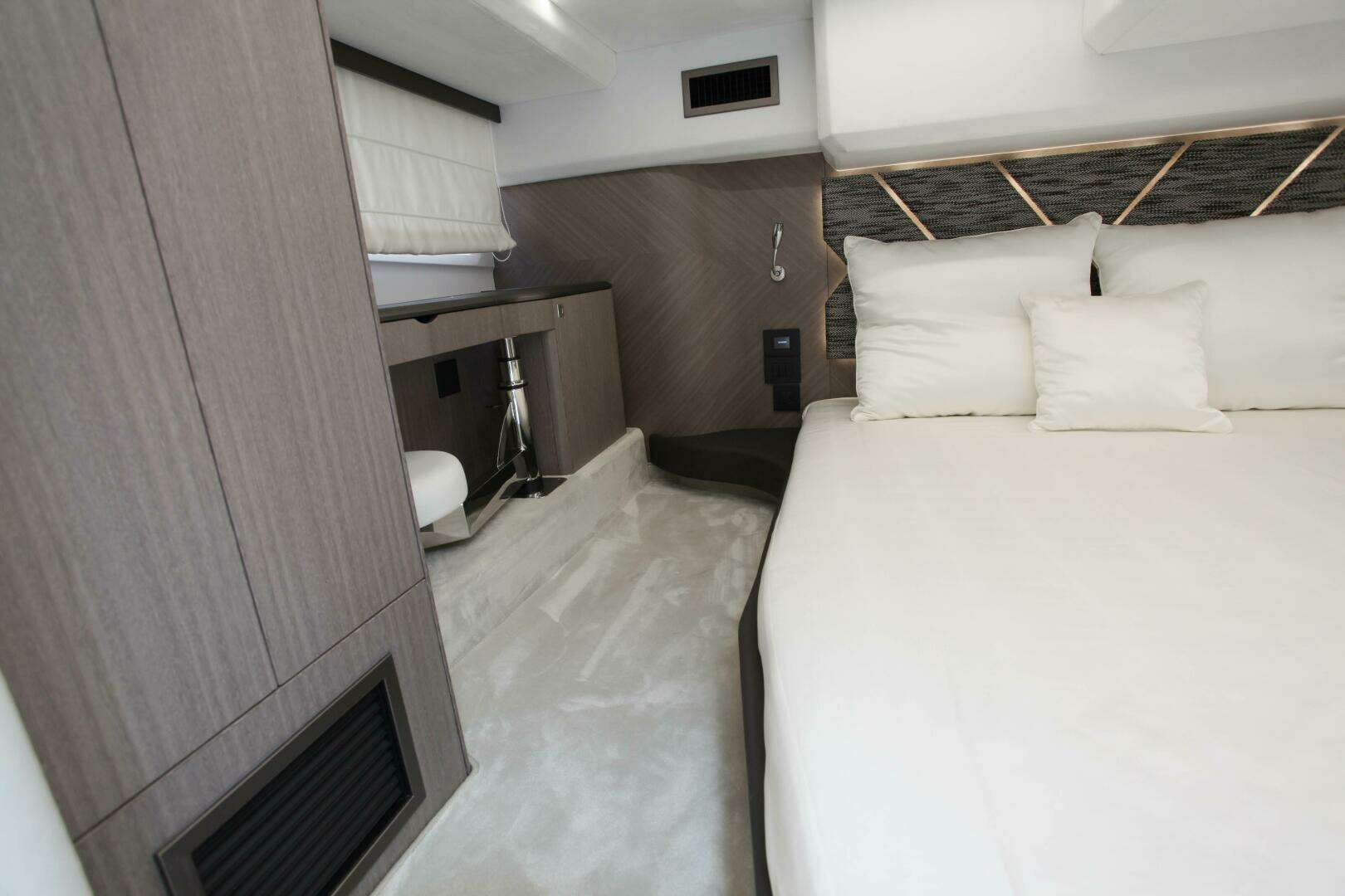 2025 Galeon — - Image 254