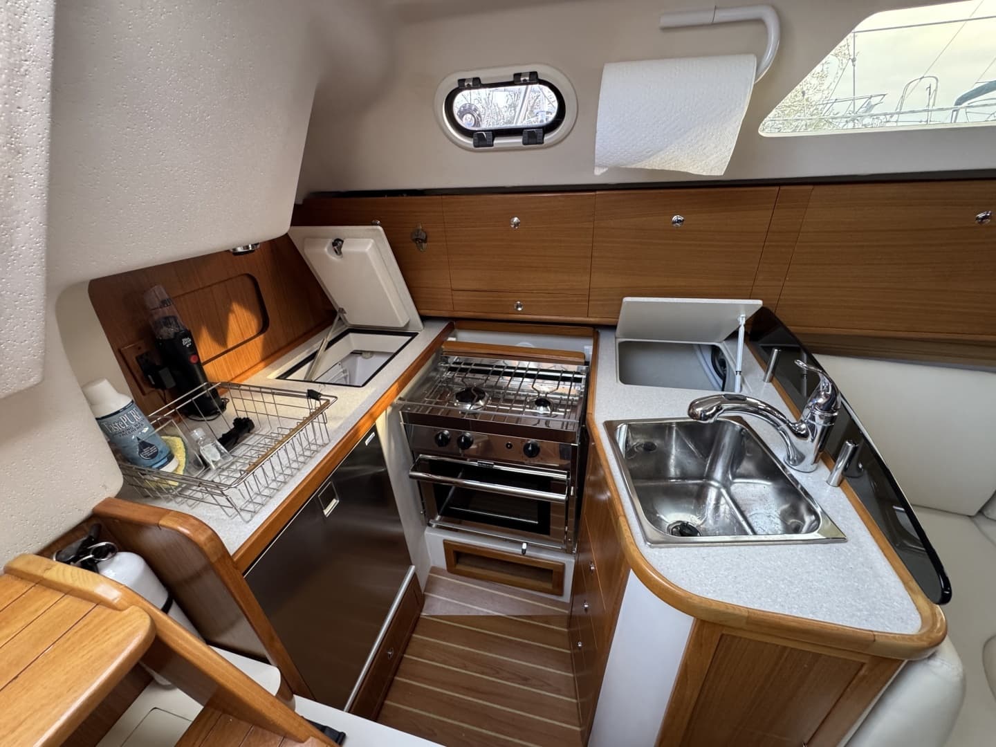 2019 Catalina 315 - Image 30