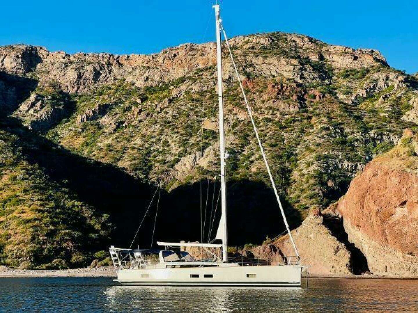 2015 Beneteau Oceanis 55 - Image 4