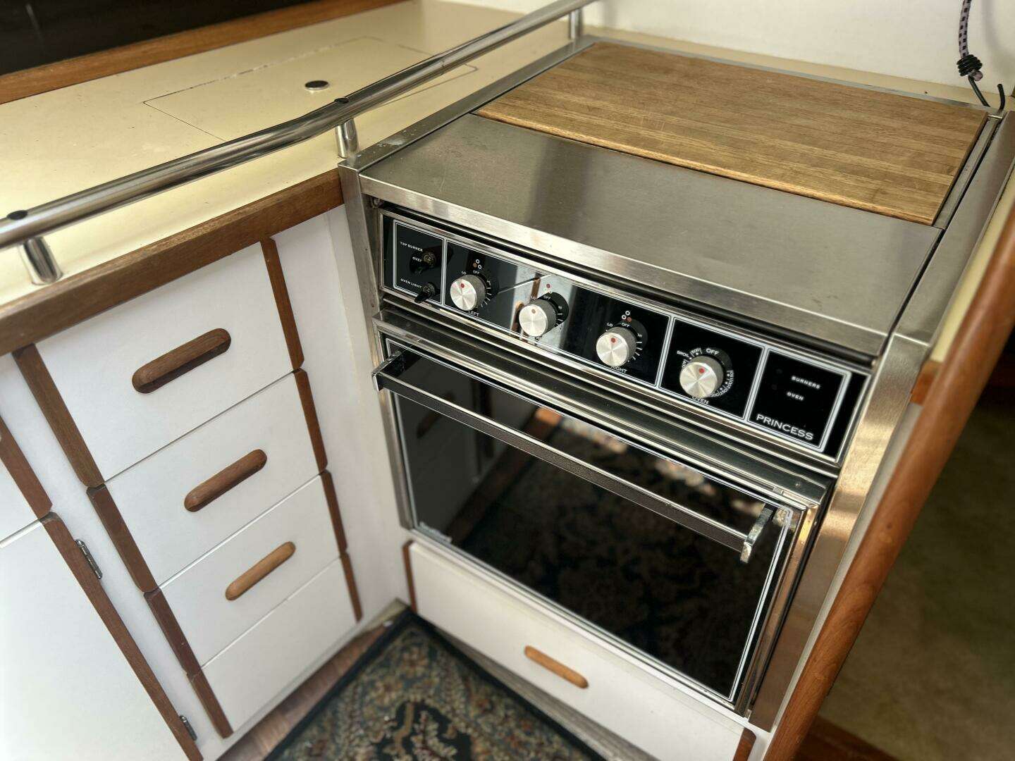 1985 Carver 3207 - Image 20