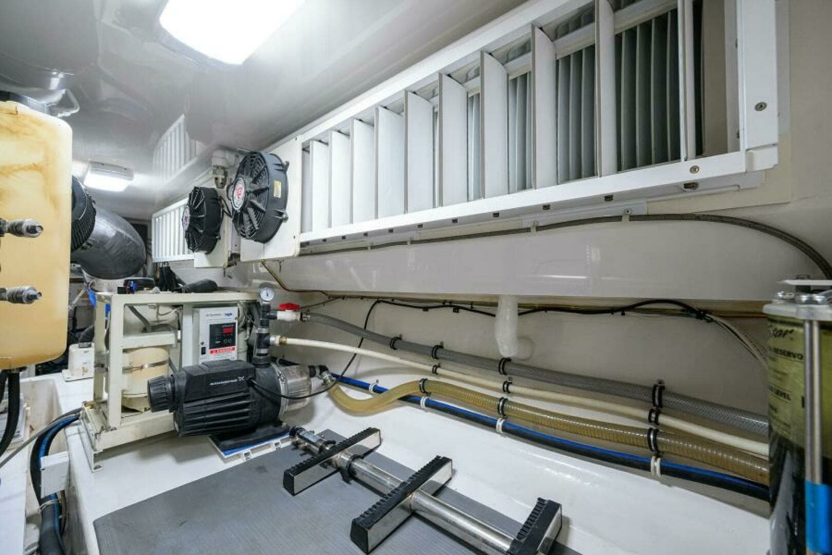 2008 Viking 60 Convertible - Image 57