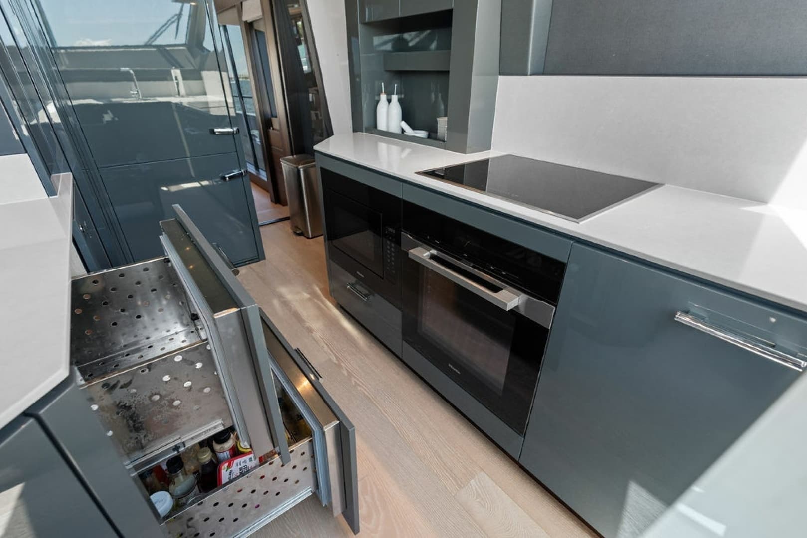 2026 Sunseeker 88 Yacht - Image 55