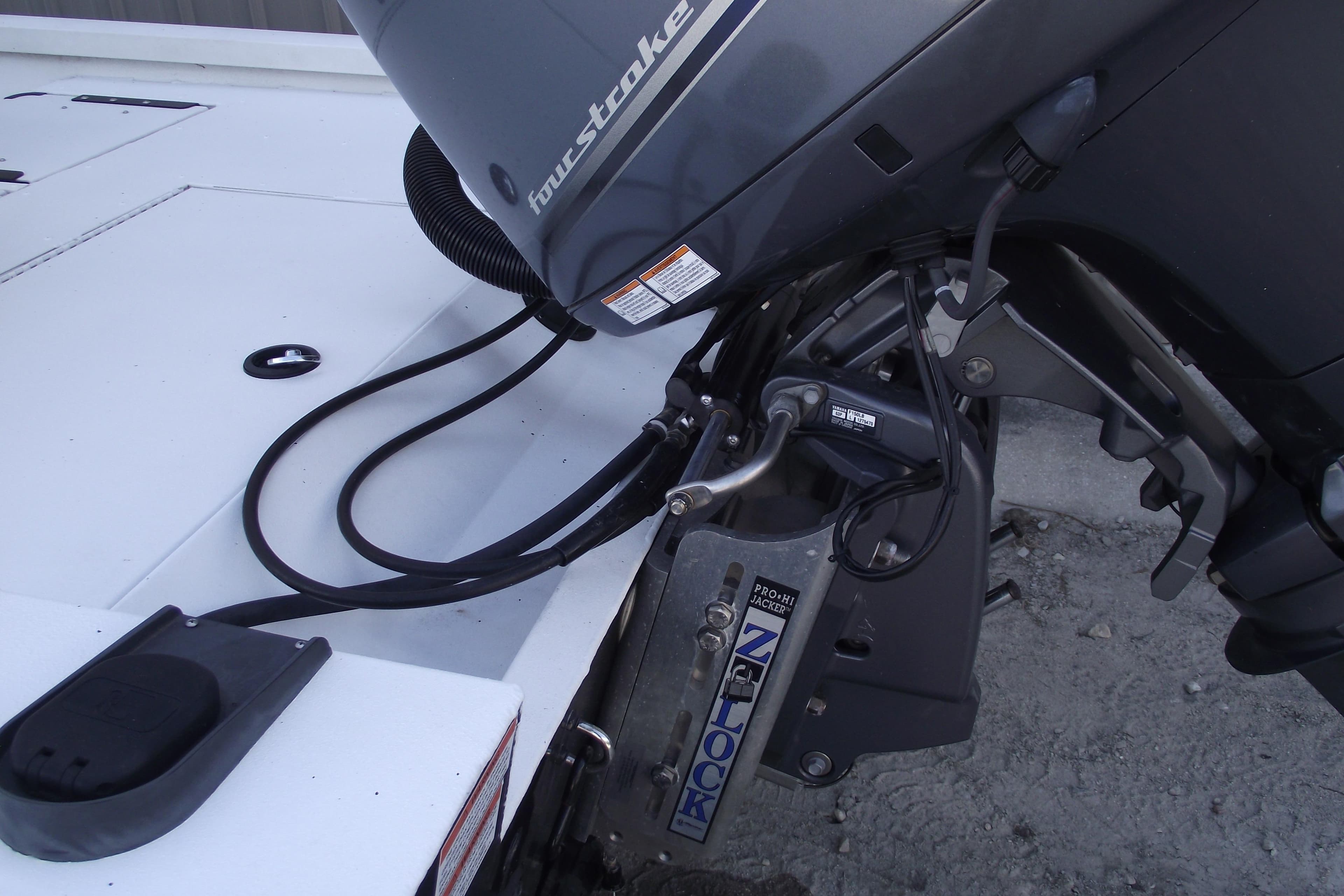 2023 G3 Bay 20 GX boat engine with four-stroke motor and Z-Lock jack plate.