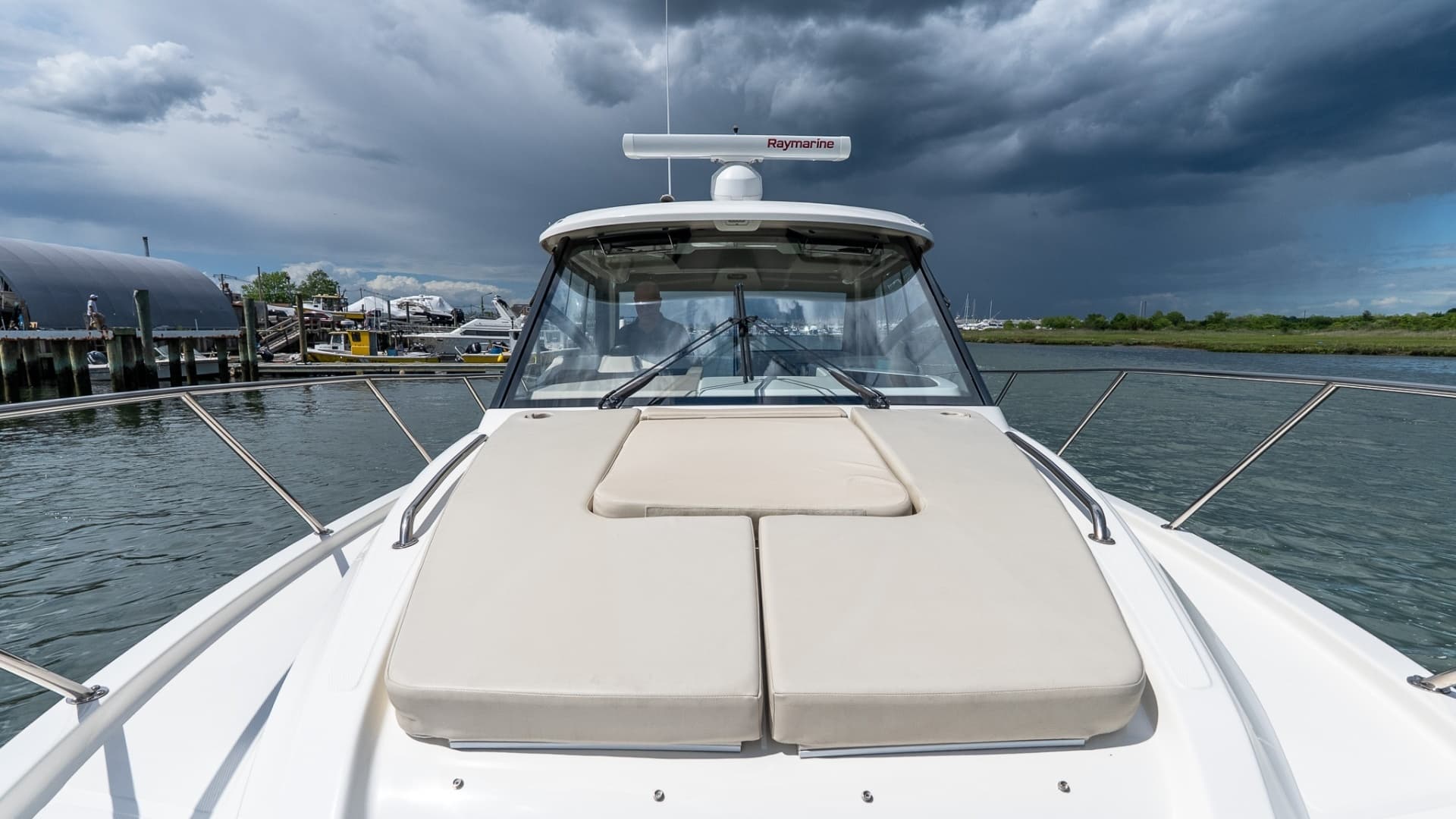 2020 Boston Whaler 325 Conquest - Image 52