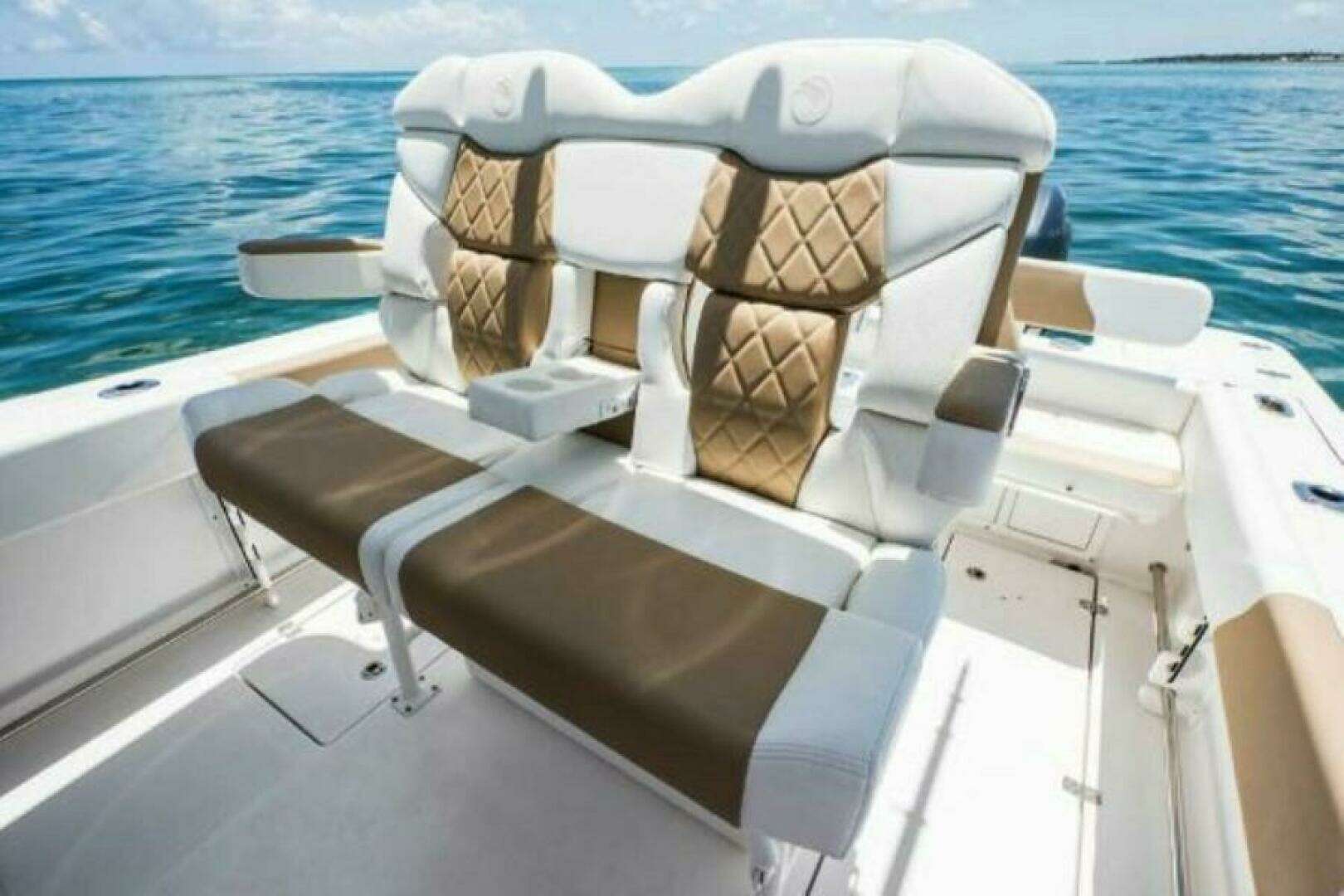 2025 Edgewater 245CC - Image 12