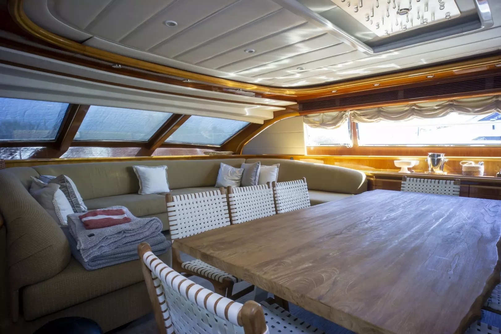 2000 Ferretti Yachts Custom Line 94 - Image 22