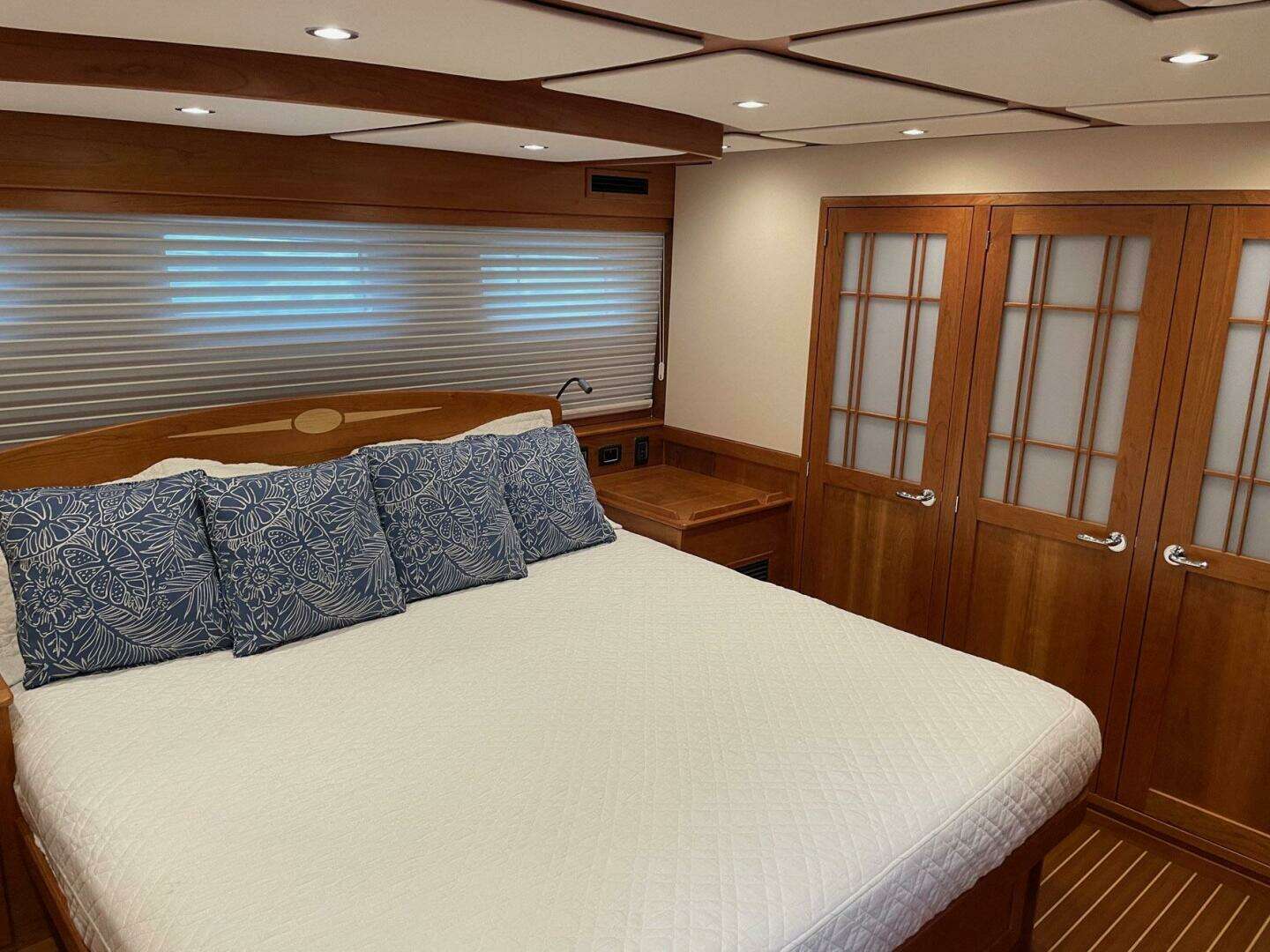 2021 Sabre 58 Salon Express - Image 22