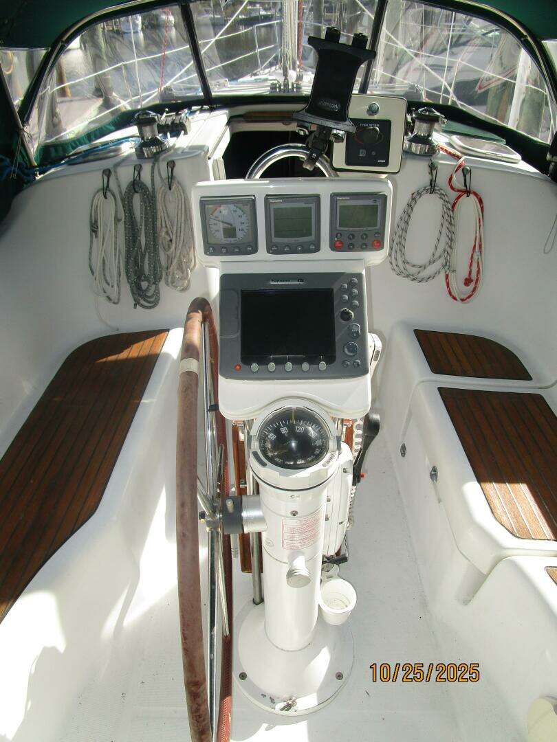 2007 Beneteau 373 - Image 41