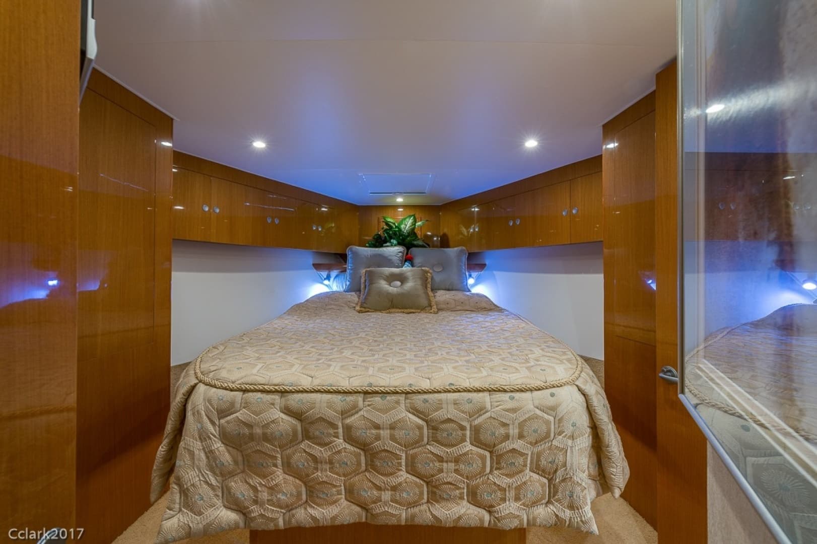 2007 Post 53 Convertible - Image 36