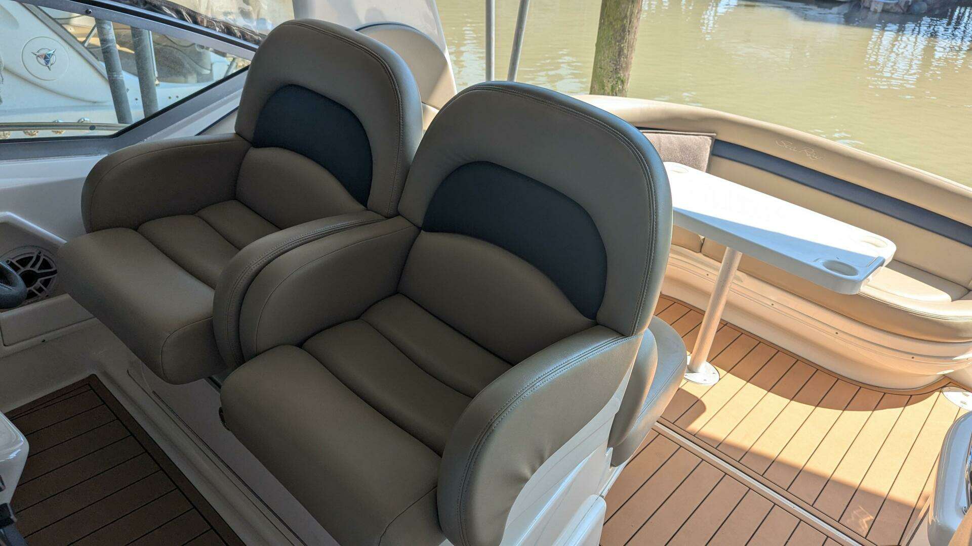 2004 Sea Ray 340 Sundancer - Image 12