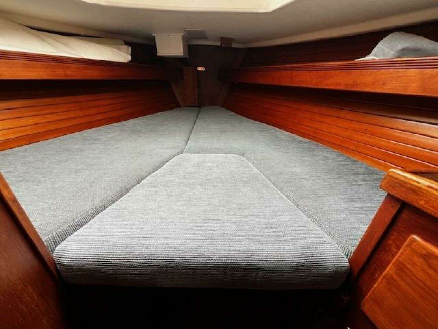 1987 Sabre 34 Mark II - Image 61