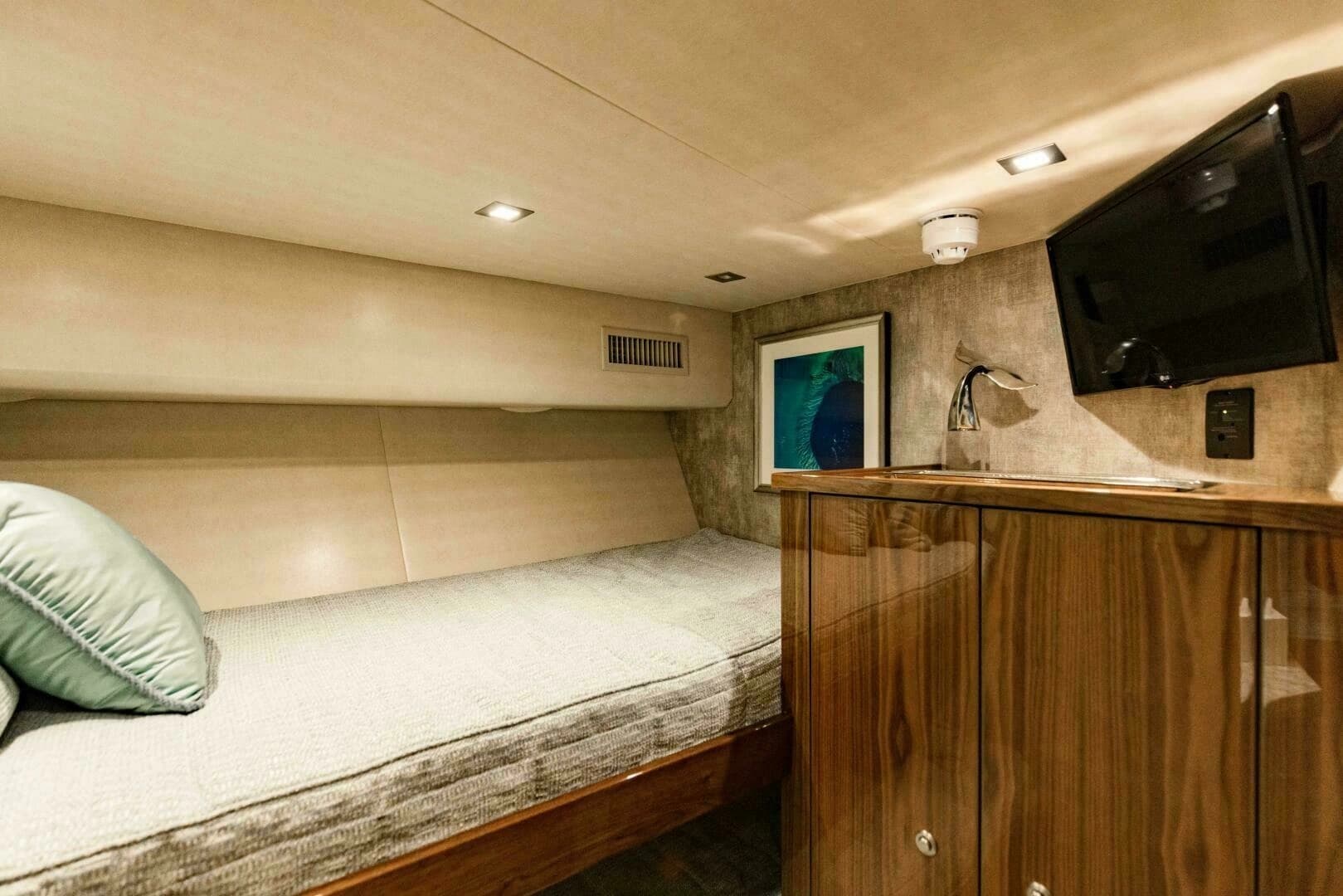 2020 Viking 72 Enclosed Bridge - Image 20