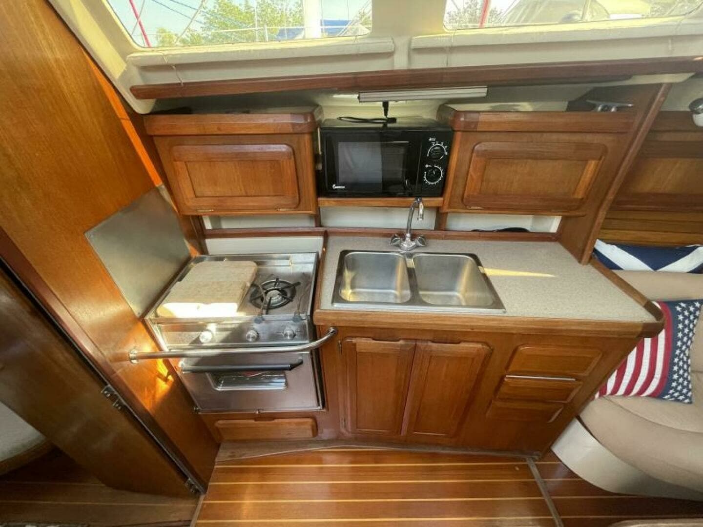 1991 Hunter 36 Vision - Image 28