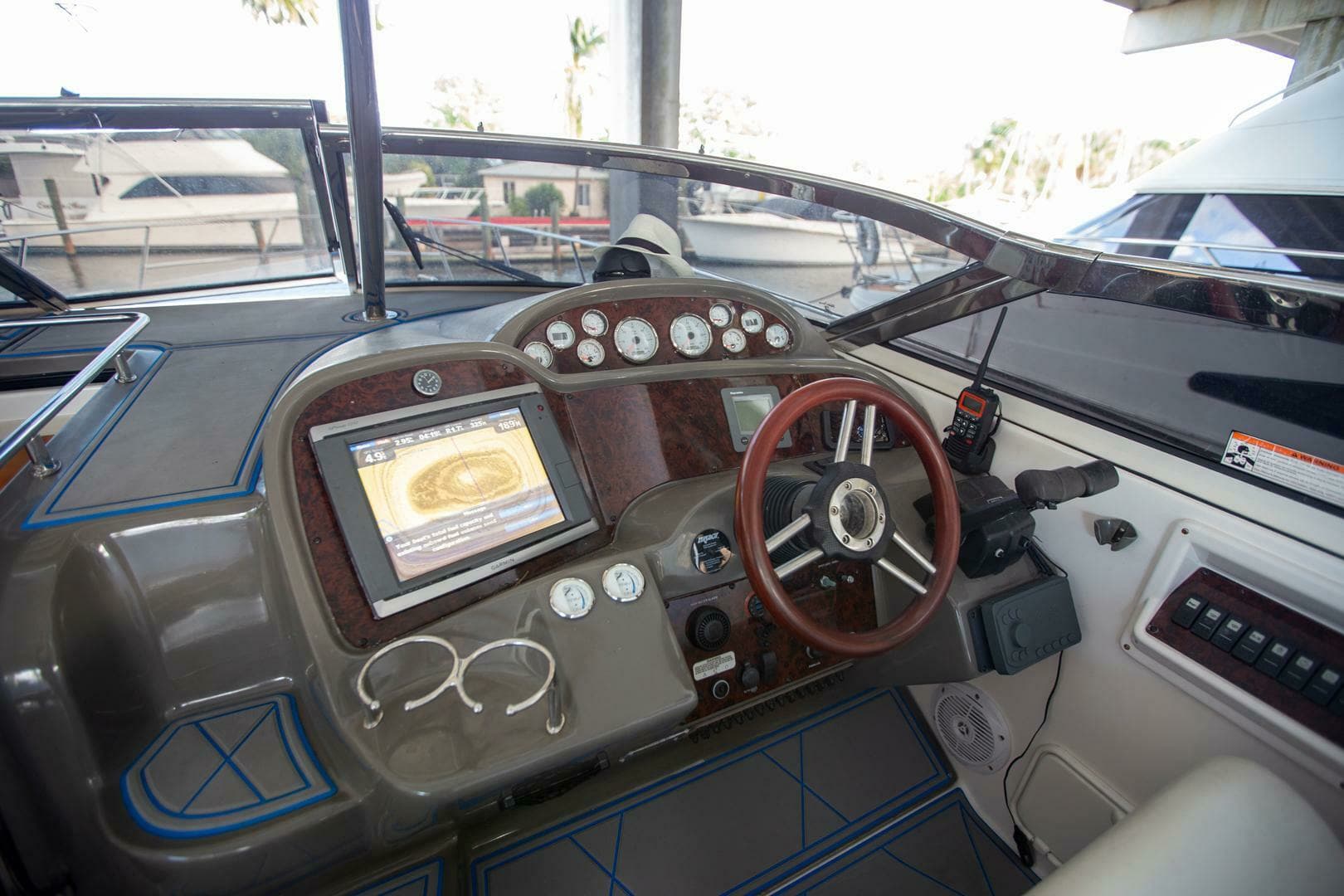 2008 Regal 2760 Sport Yacht - Image 13