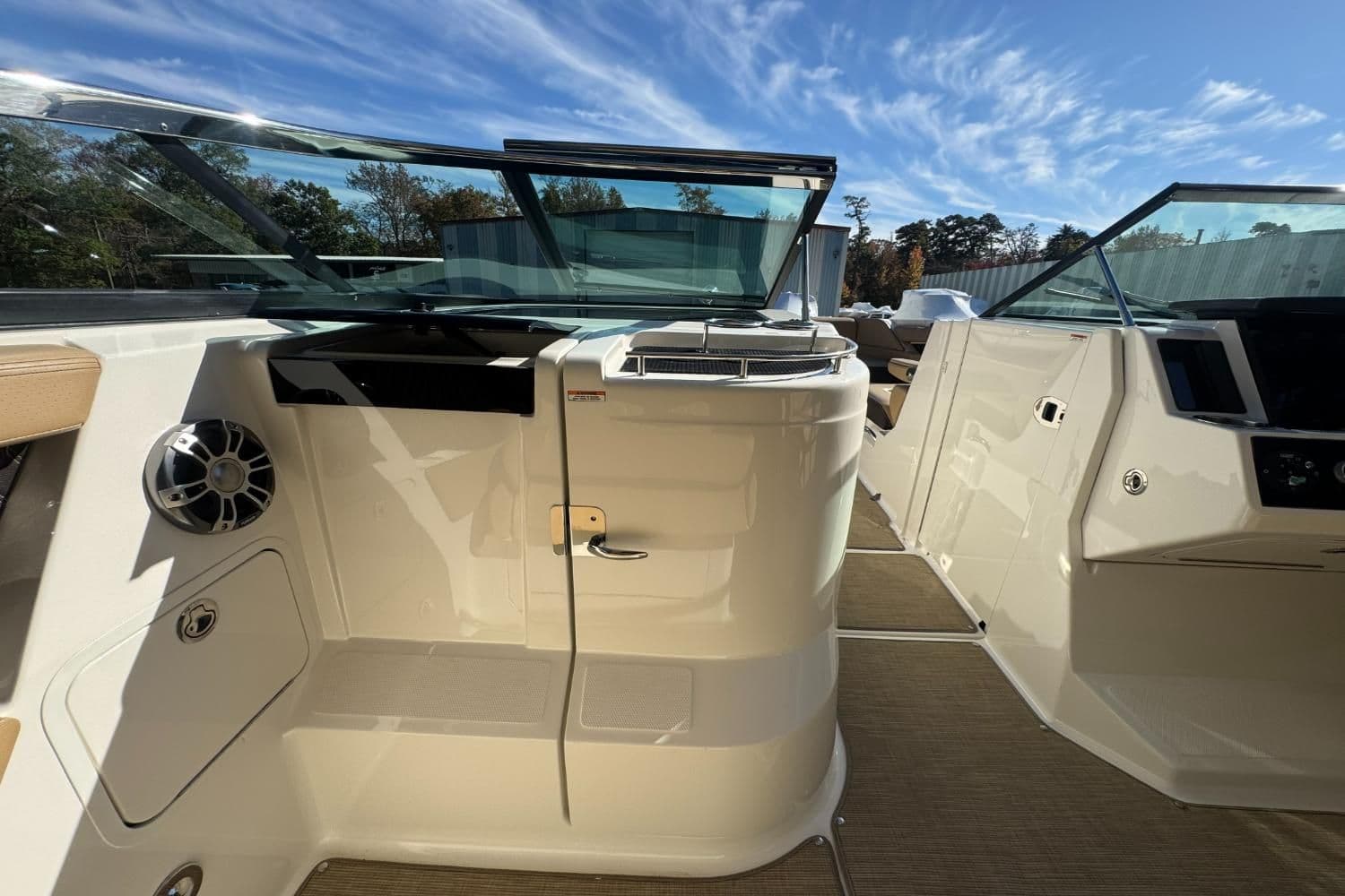 2019 Sea Ray SLX 350 - 29