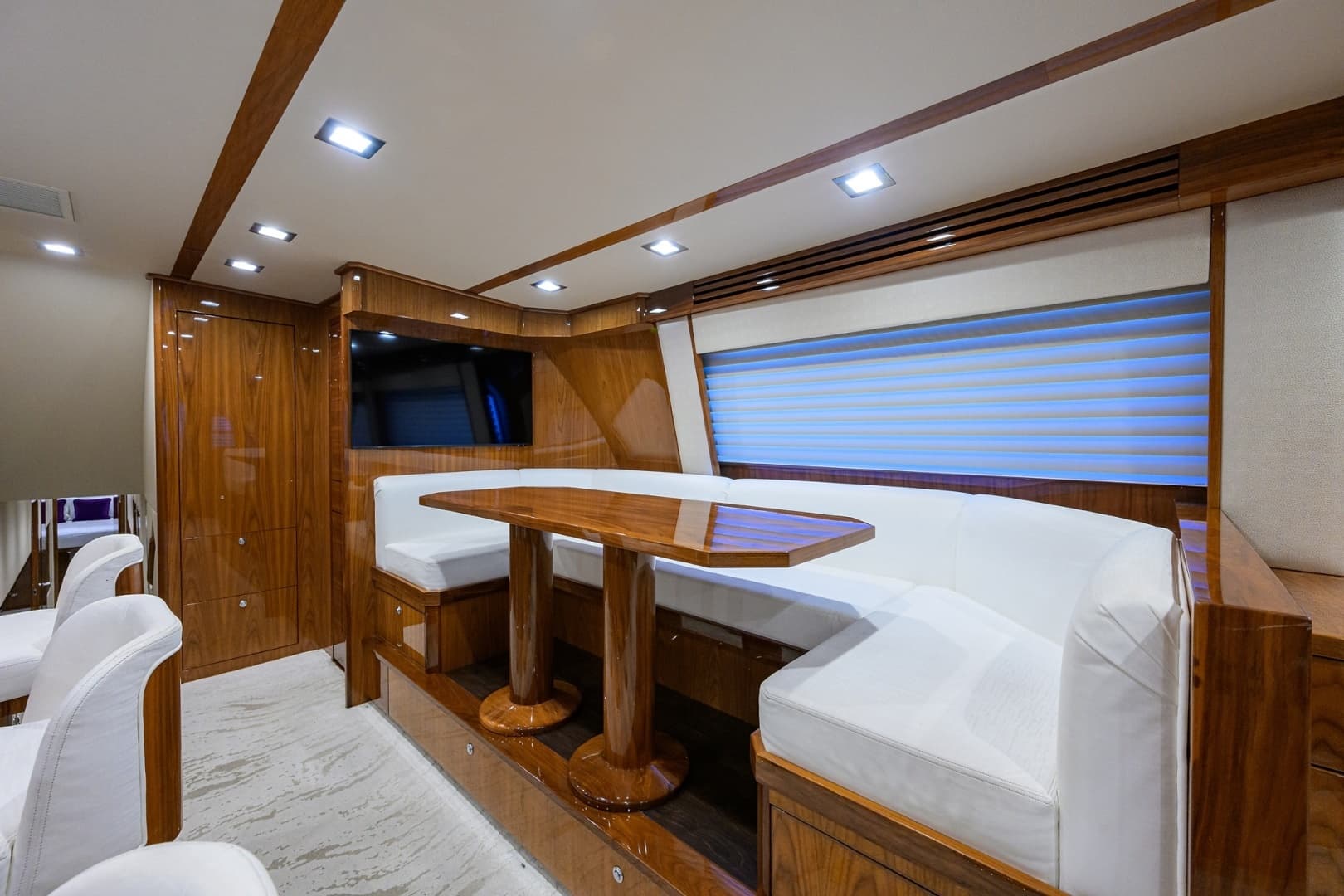 2023 Viking 80 Skybridge - Image 5