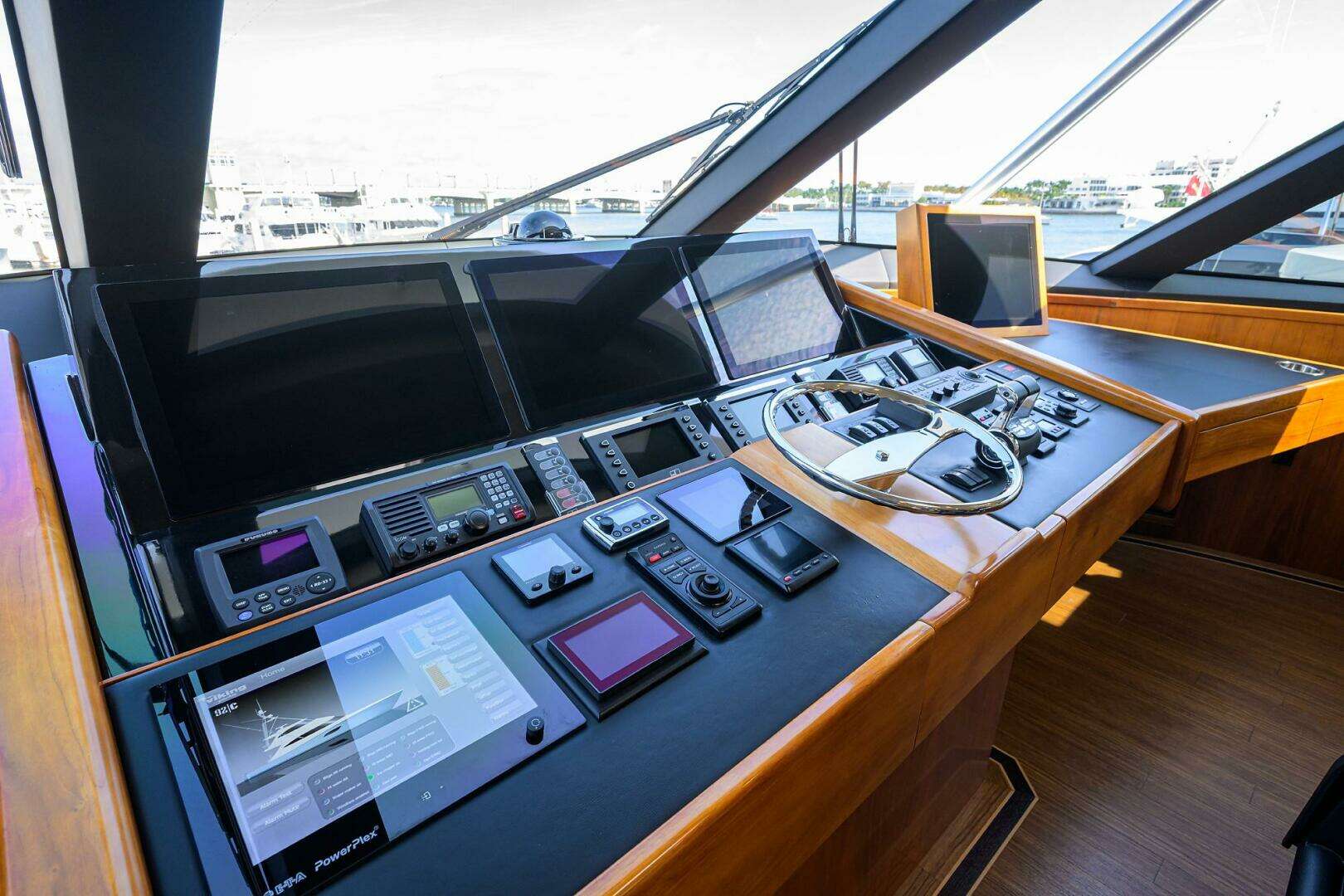 2017 Viking 92 Enclosed Bridge - Image 20