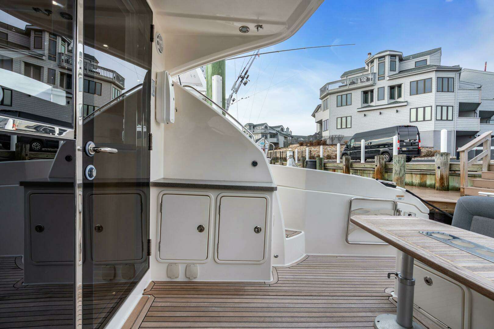 2014 Riviera 44 Sport Yacht - Image 29
