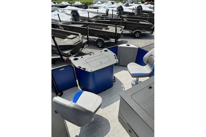 2026 Bennington 23 SF Family boat interior with four fishing seats and modern design.