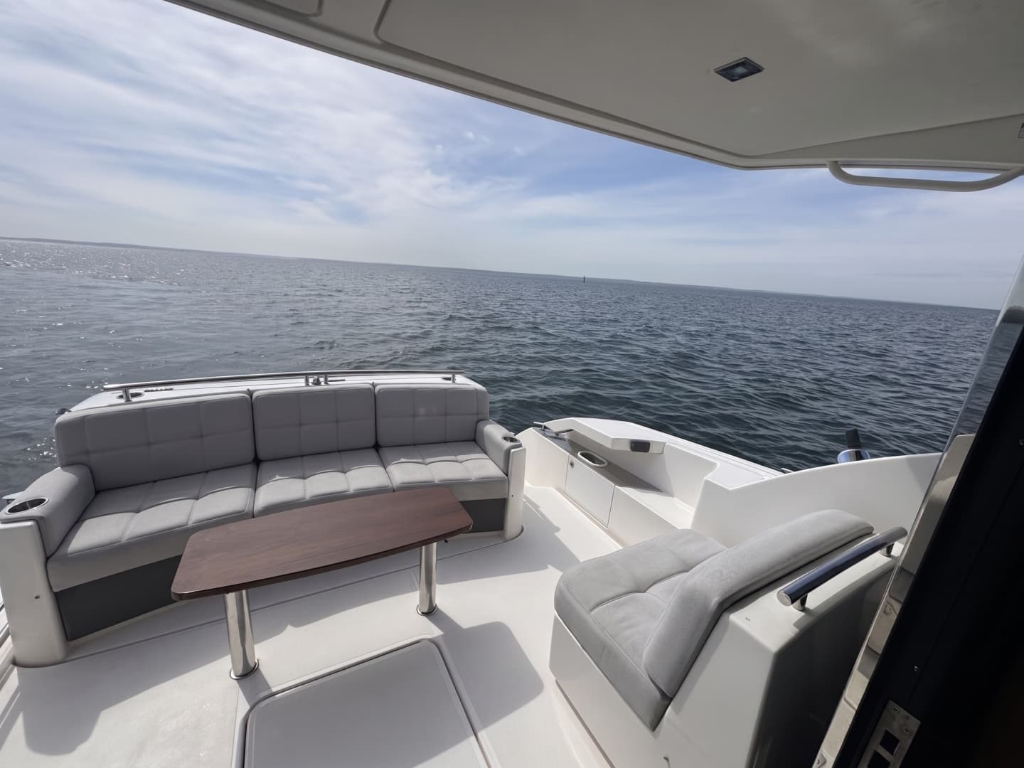 2016 Tiara Yachts C44 Coupe - Image 8