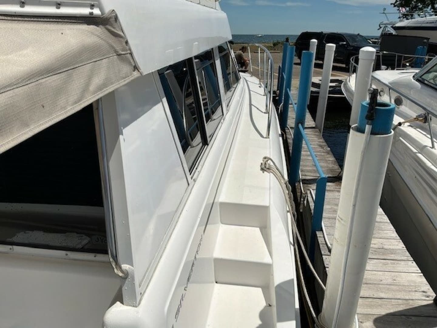 2000 Silverton 41 Convertible - Image 36