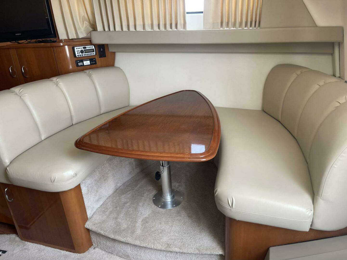 2006 Carver 36 Mariner - Image 17
