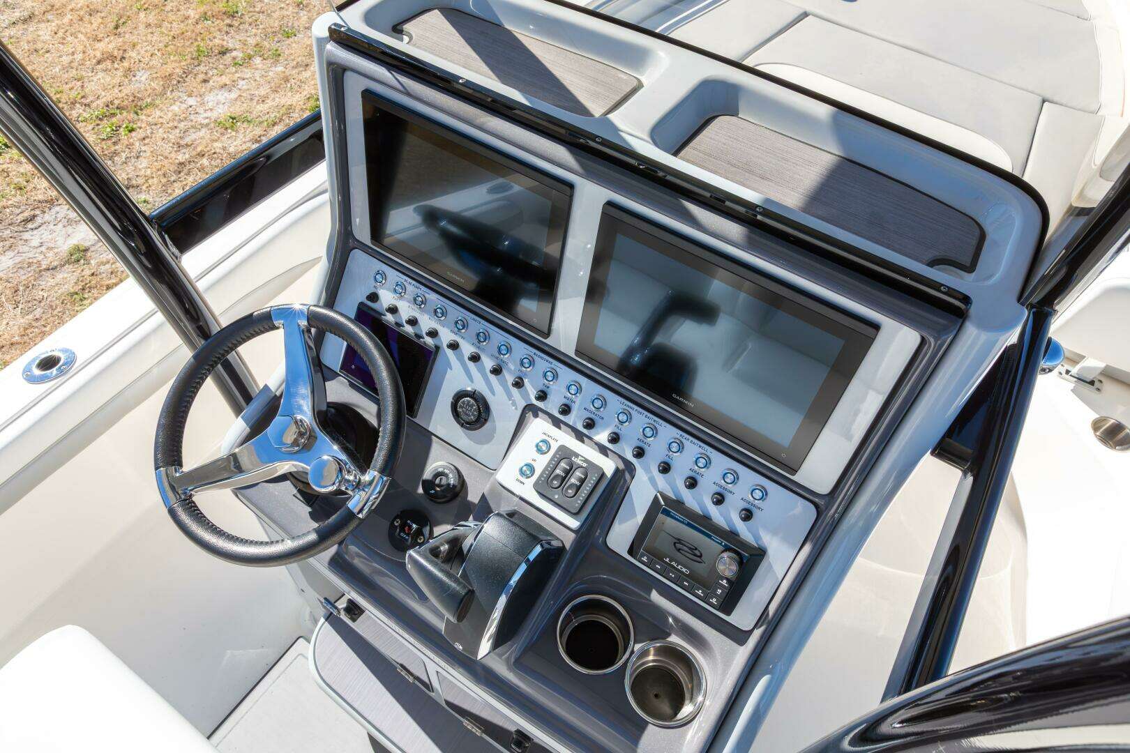 2023 ShearWater 260 SS Carolina - Image 11