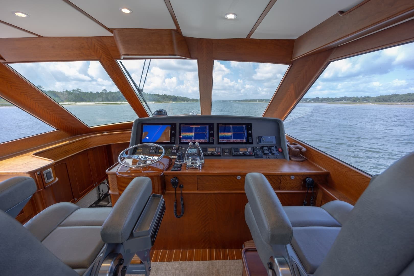 2015 Jarrett Bay Hardtop Express - Image 41