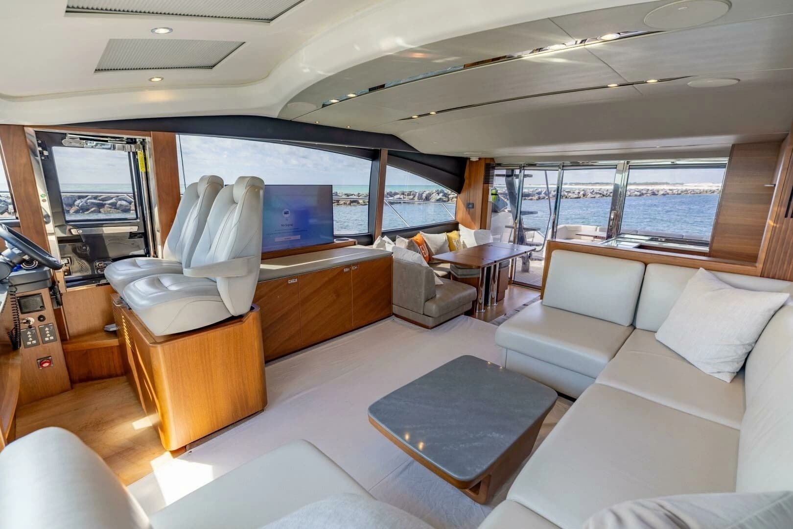 2019 Princess S65 - Image 9