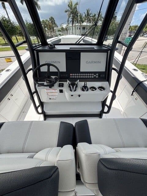 2025 EDGEWATER 340 CC - Image 24