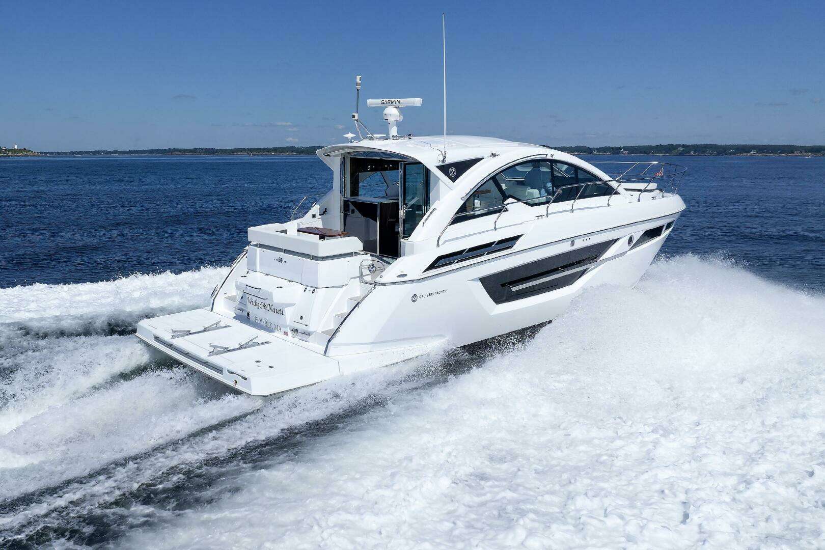 2021 Cruisers Yachts — - Image 3