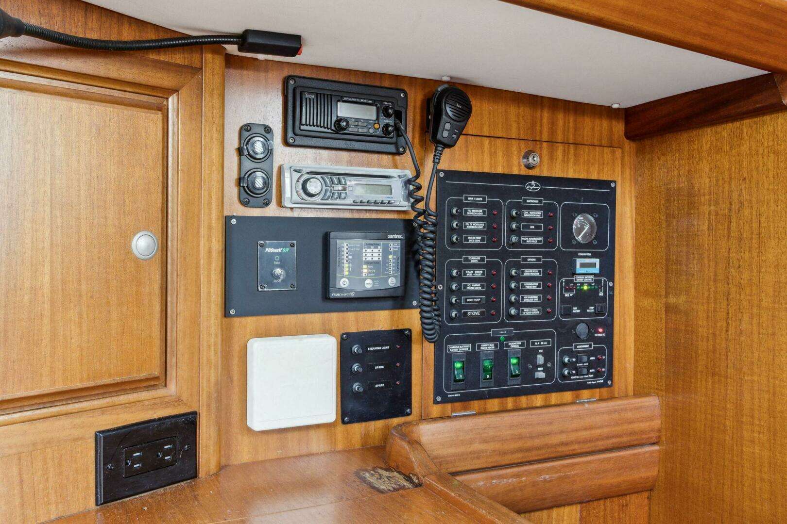 1998 Dufour 35 Classic - Image 11
