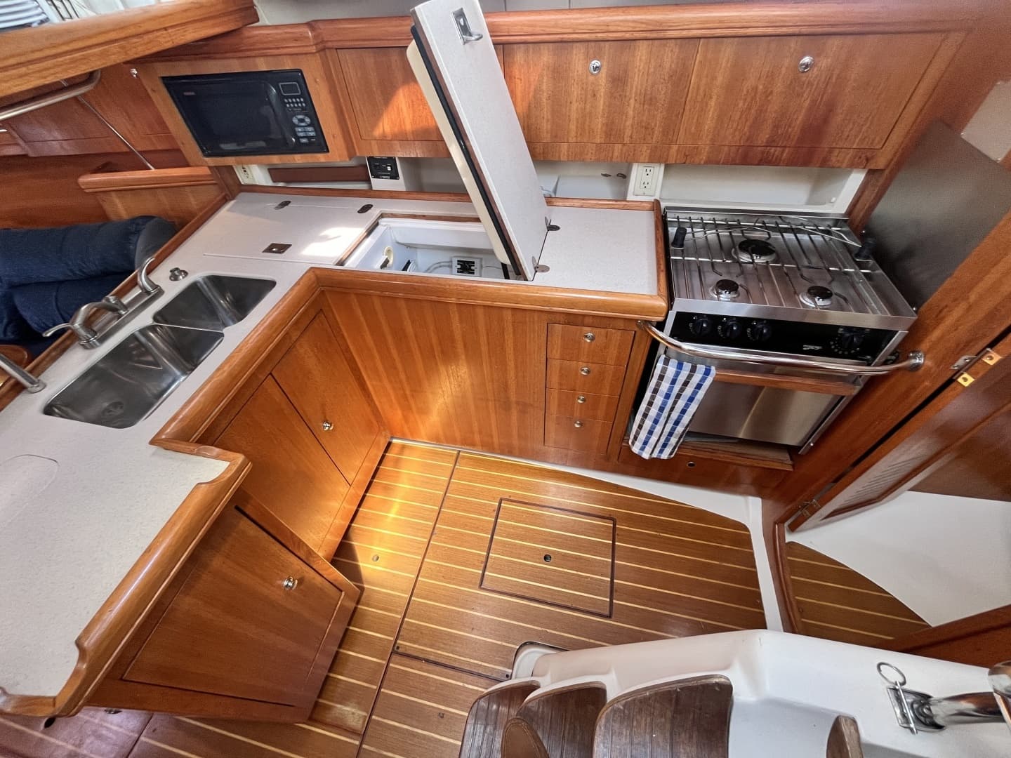 2003 Hunter 386 - Image 7
