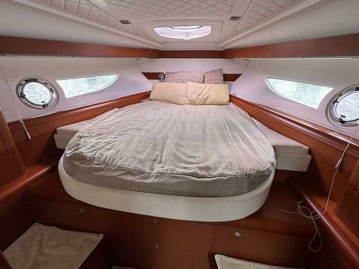 2013 Beneteau 38 Gran Turismo - Image 22
