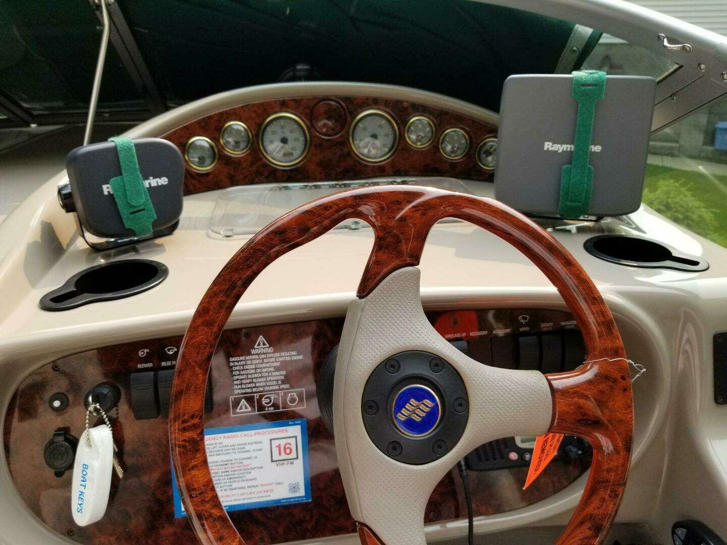 2004 Four Winns 248 Vista - Image 15