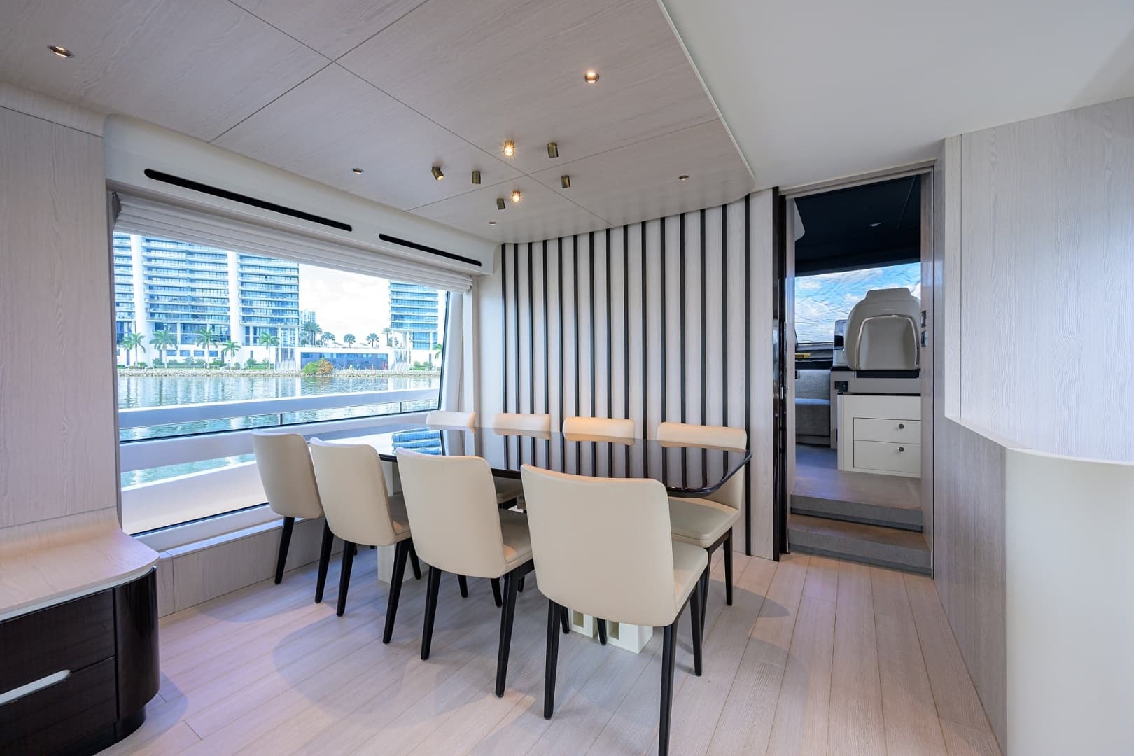 2024 Azimut Fly 78 - Image 25