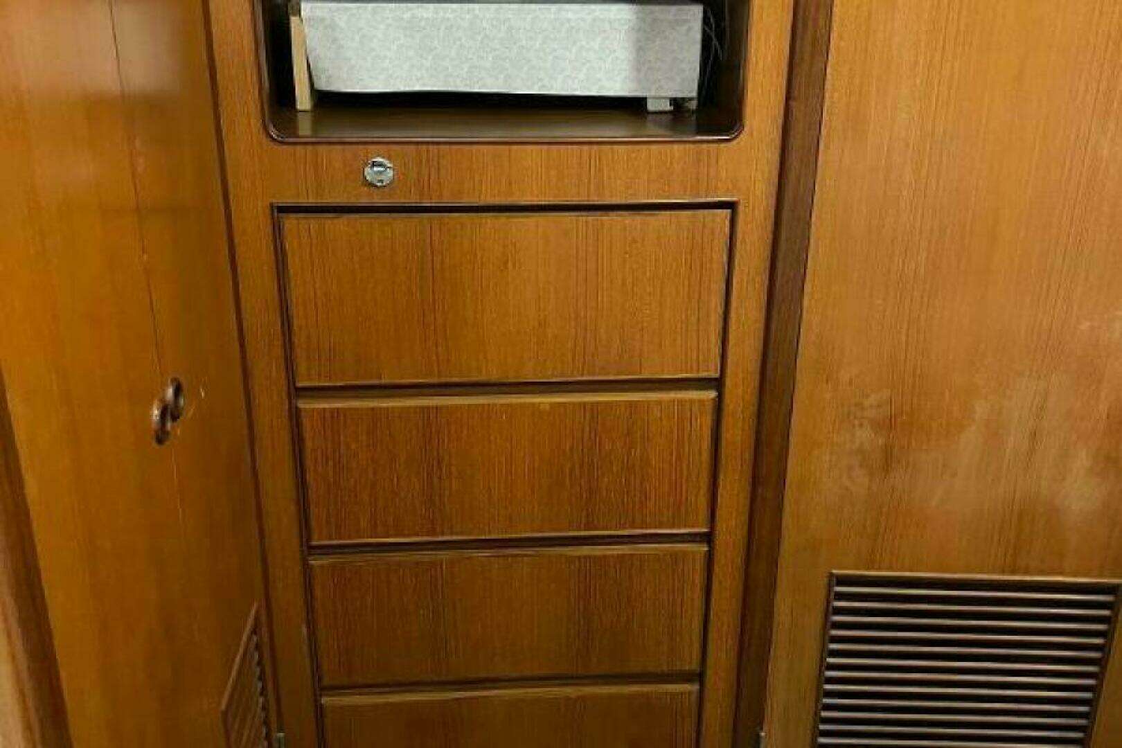 1998 Hyatt 51 Aft Cabin MY - Image 55