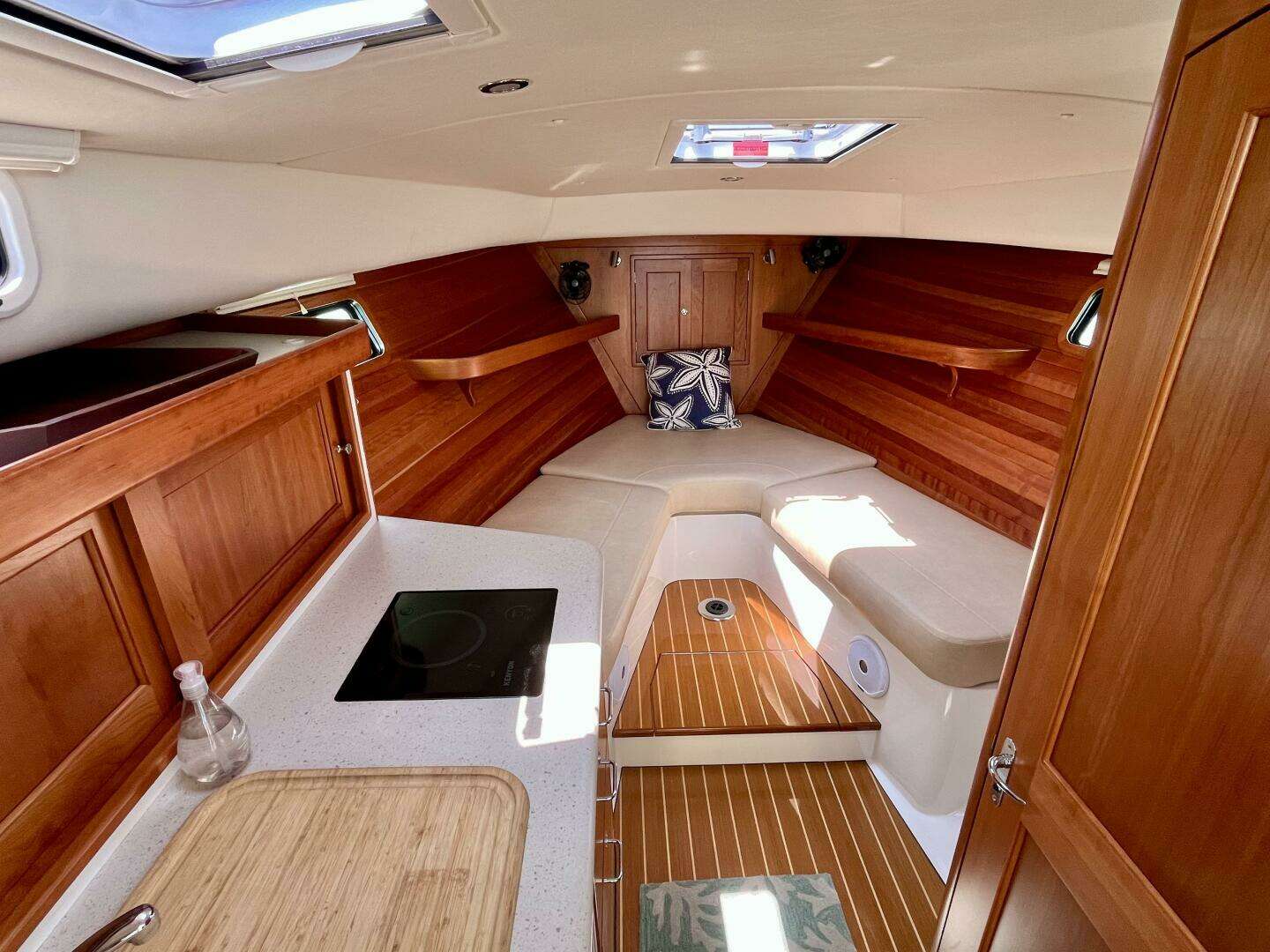 2019 MJM 35z - Image 142