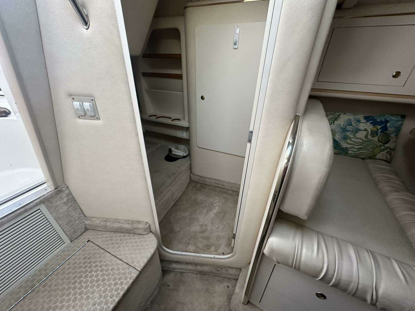 2000 Sea Ray 290 - Image 10