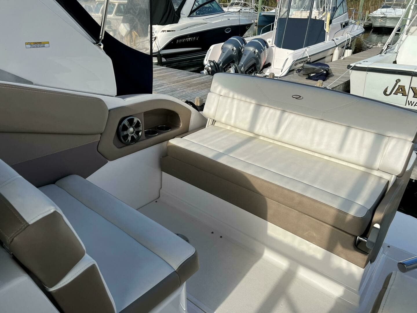 2017 Regal 28 Express - Image 18