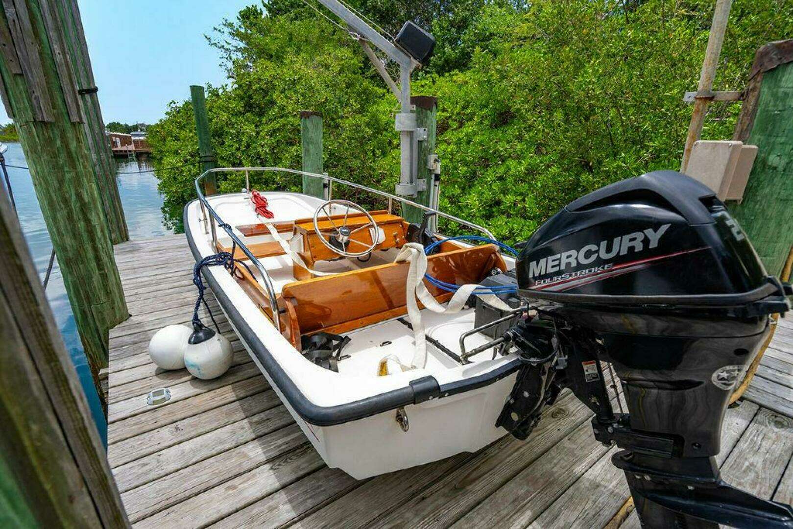 1999 Viking 55 Convertible - Image 3