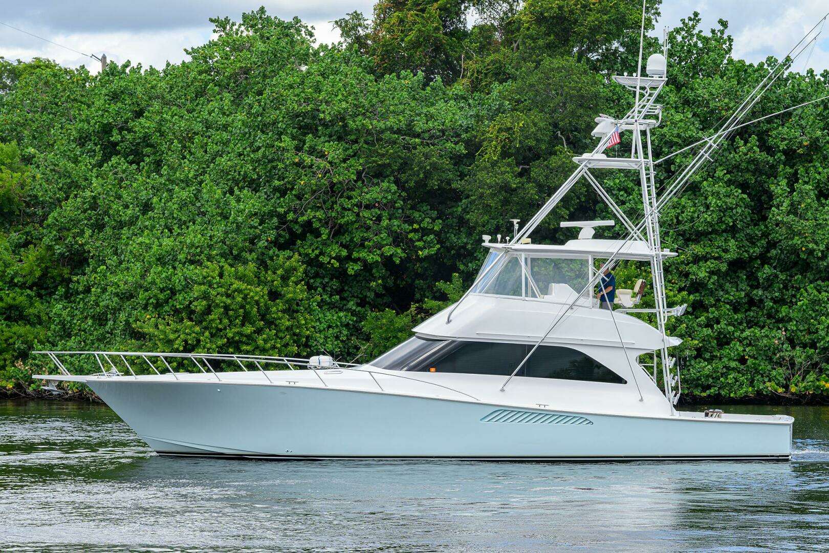 2004 Viking 56 Convertible - Image 9