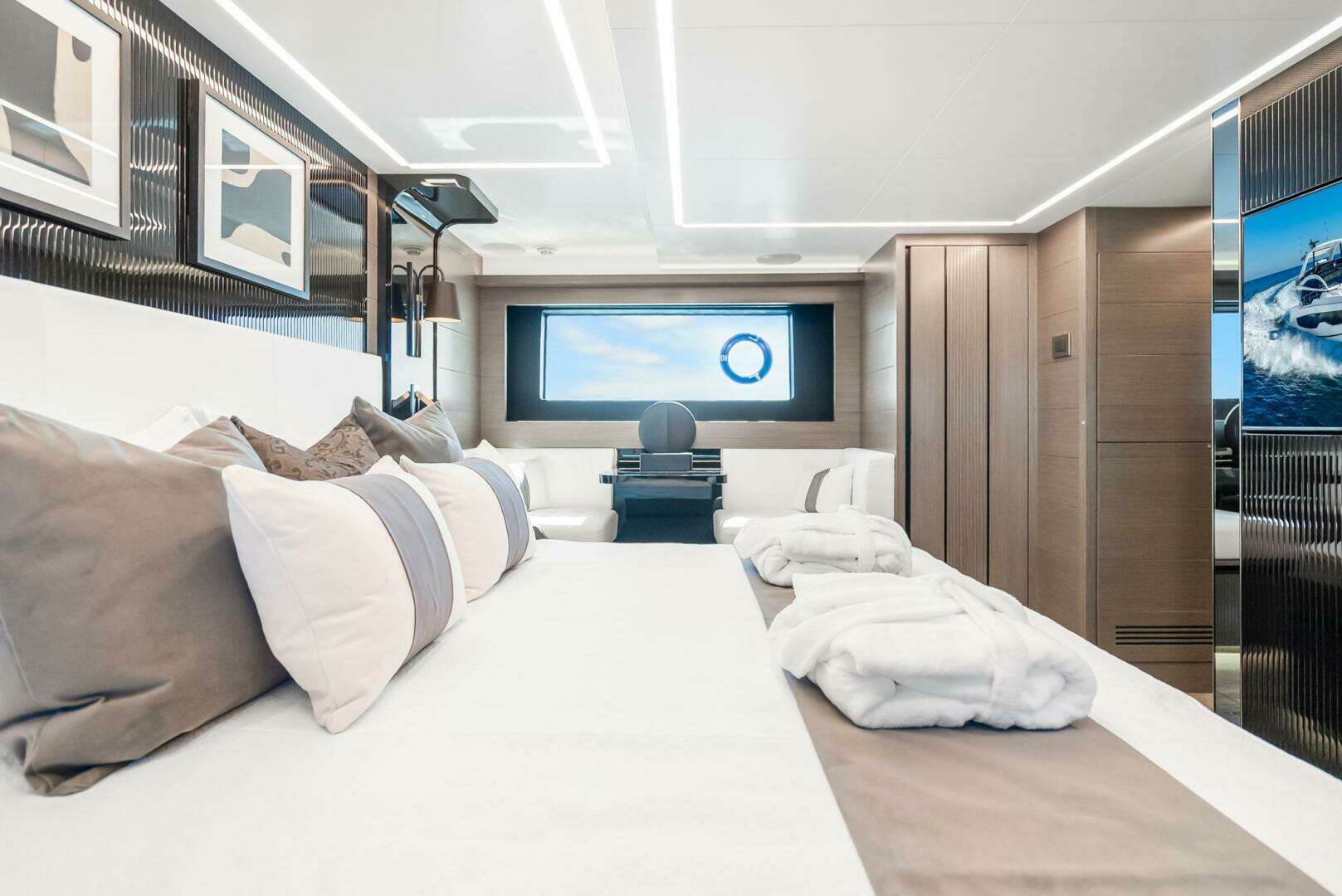 2027 Pearl 63 - Image 40