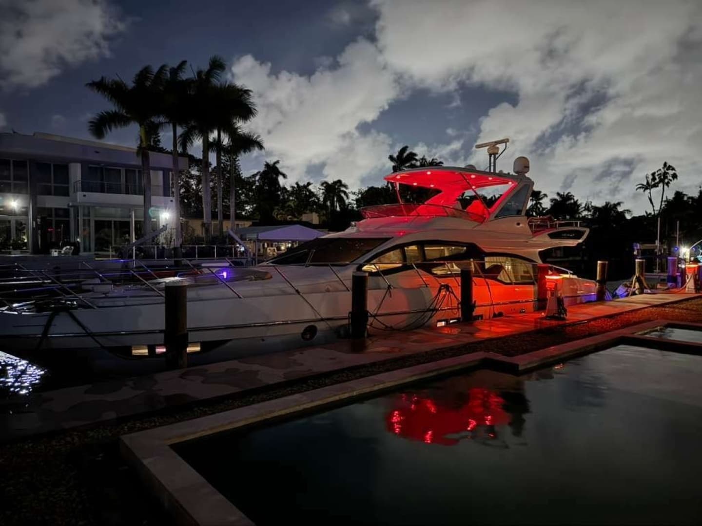 2014 Azimut 64 - Image 2