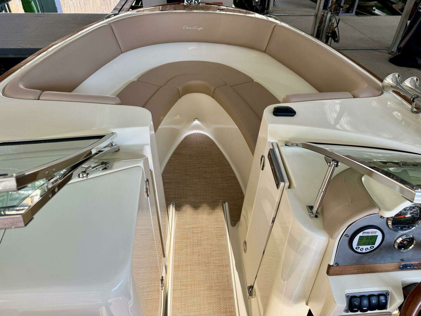 2018 Chris-Craft Launch 27 Heritage Trim Edition - Surf - Image 43