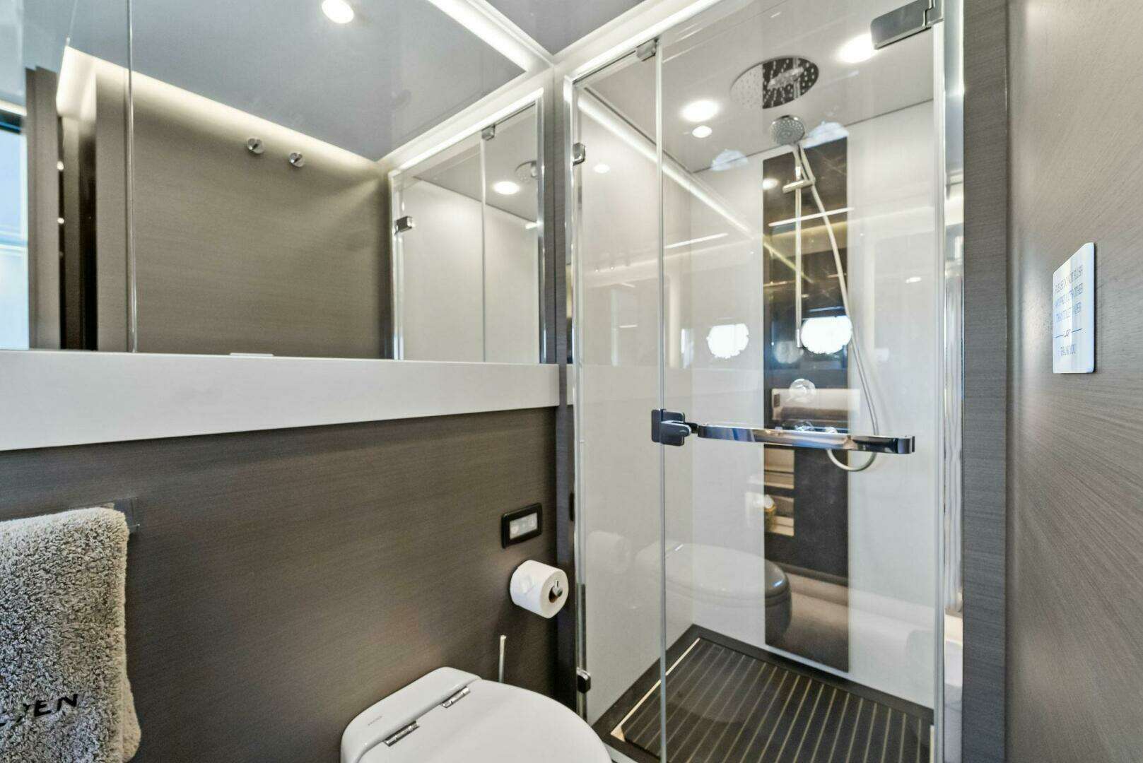 2022 Azimut S8 - Image 34
