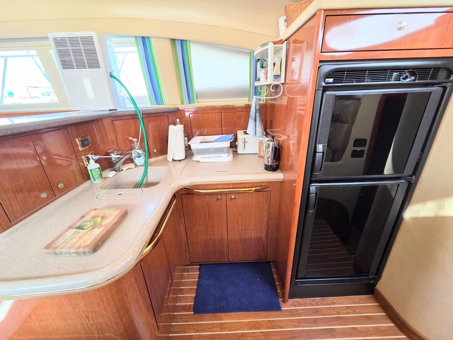 2002 Sea Ray 480 Motor Yacht - Image 12