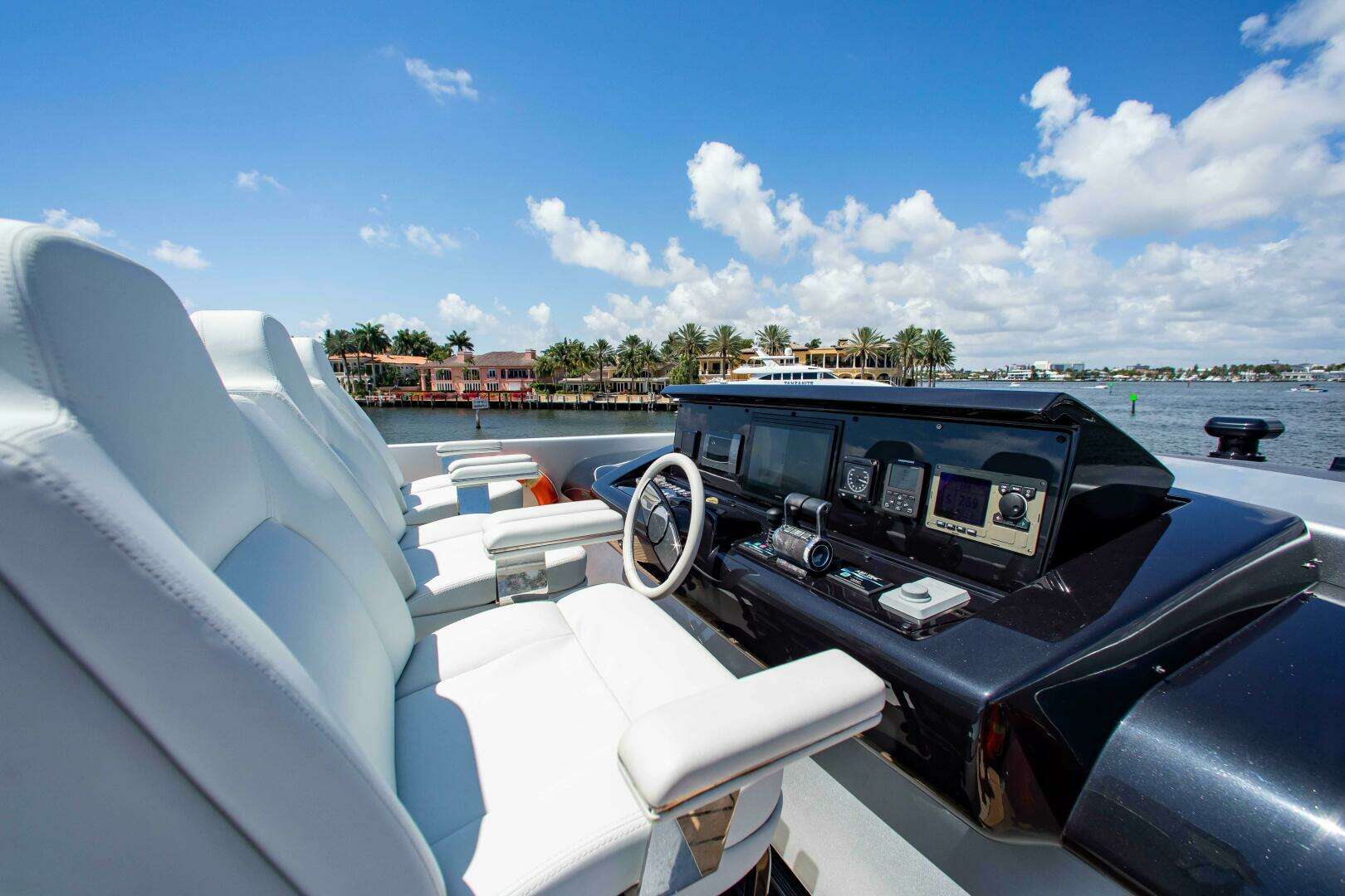 2014 Riva Mythos - Image 15